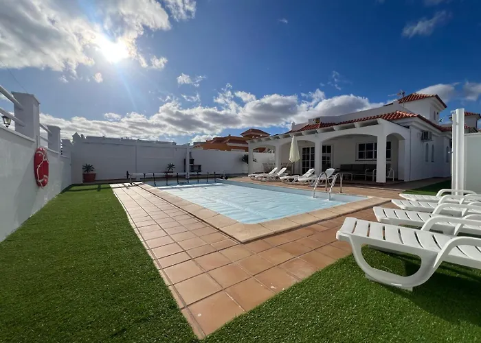 Willa Naipa Golf - Private Pool *